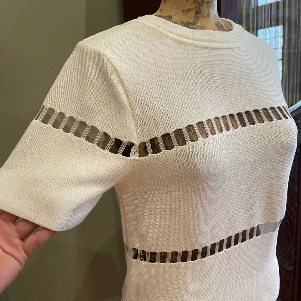 Open weave Knit Cropped - Picture 2 of 8